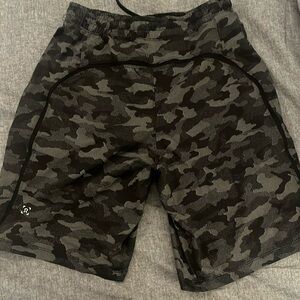 Lulu lemon men’s shorts sz S